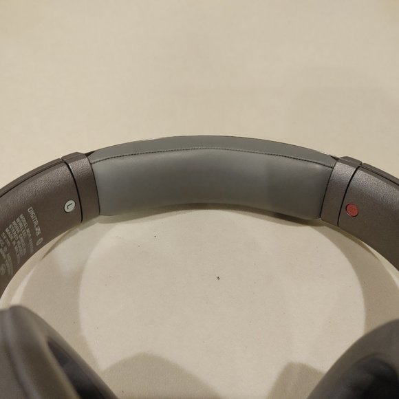 Sony MDR-XB950N1 noise canceling Extra BASS over the ear headphones (Gray) - Picture 9 of 11